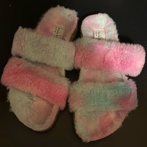 Nicole Miller fuzzy slides NWOT SIZE 7